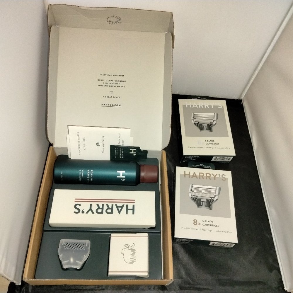 LOT - HARRY'S Shaving Set and 2 boxes Harry's 8x 5 Blade Cartridges